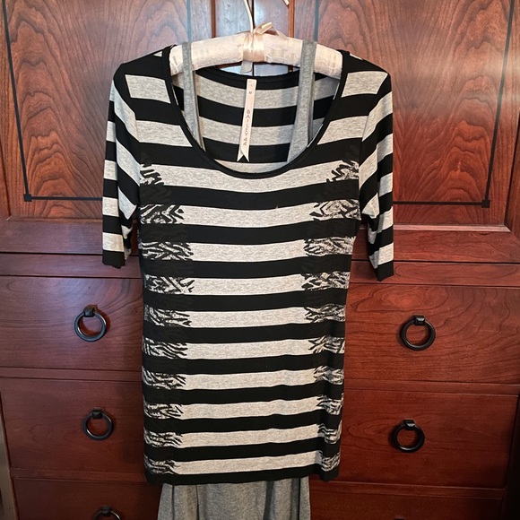 Bailey 44 size medium black and gray striped tunic - Picture 1 of 5